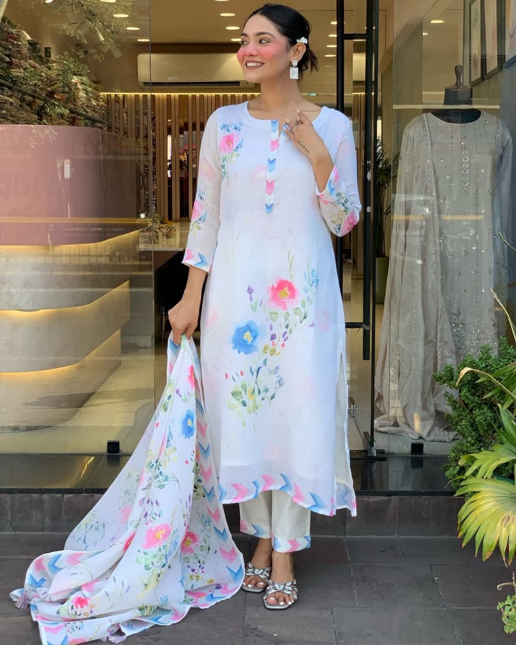White Multicoloured Linen Cotton
Kurta Set