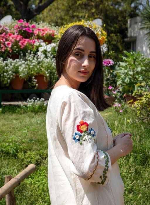 Off White Embroidered Kurta Set