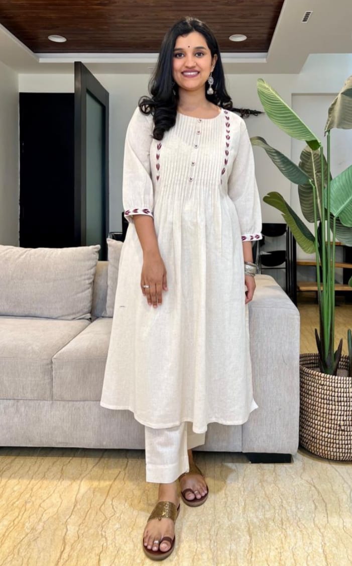 White Handloom Cotton Aari Work Kurta Pants Set