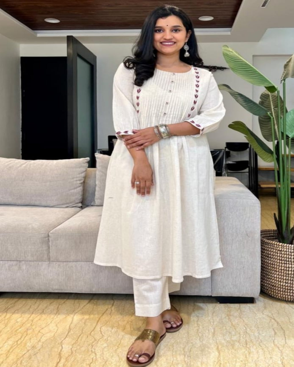 White Handloom Cotton Aari Work Kurta Pants Set