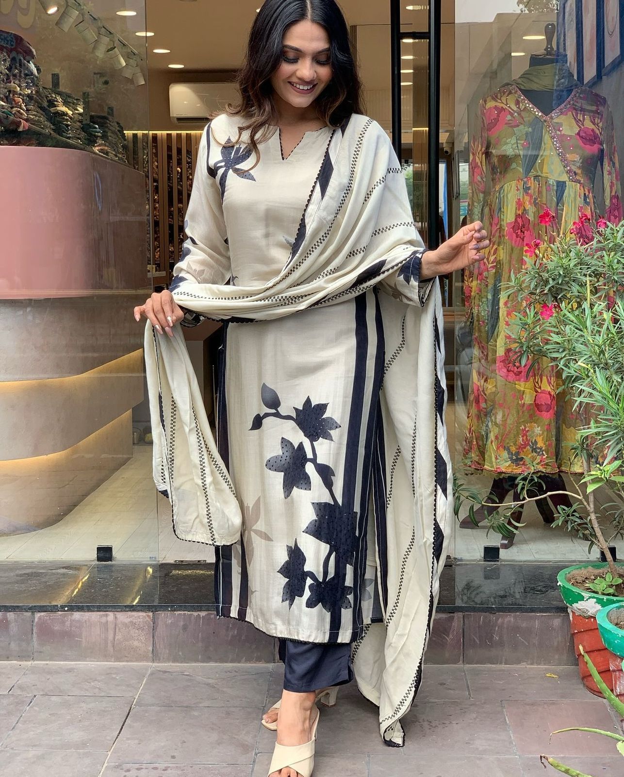 White and Black Muslin Cotton Kurta Set