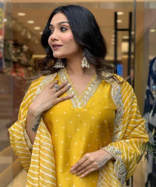 Bandhani Embroidered Kurta Set With Dupatta