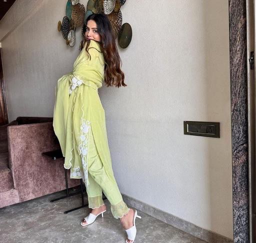 Light Green Lace Kurta Pants With Dupatta Set